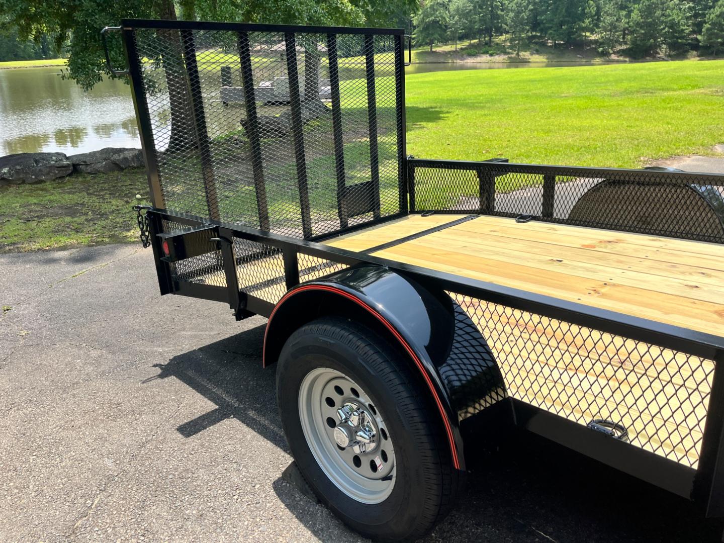 2024 Black Macon Custom Trailers 6ft X 12ft w/Beavertail , located at 1330 Rainey Rd., Macon, 31220, (478) 960-1044, 32.845638, -83.778687 - Photo#4