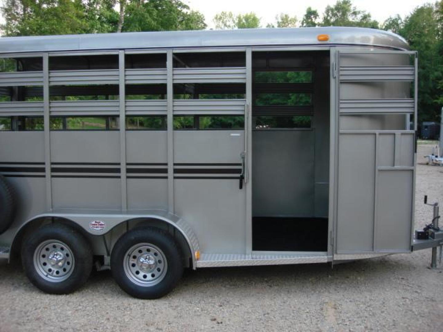 2022 Pewter Metallic! Bee Trailers Horse & Livestock , located at 1330 Rainey Rd., Macon, 31220, (478) 960-1044, 32.845638, -83.778687 - This Trailer is on Order Now! Brand New 4 Horse & Livestock Trailer 7ft Tall with Mats Made by Bee Trailers, in South, Georgia! Haul Up to 4 Horses in Style! 7ft Tall Interior Height for Hauling Horses, Cows, Goats, Pigs, Sheep, Whatever! 6ft X 16ft is the Perfect Size. Haul All Your Animals W - Photo#4